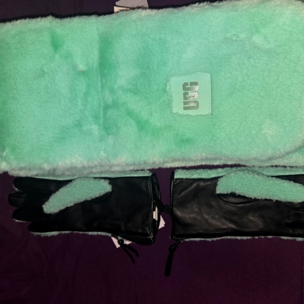 UGG Green and Black Gloves & Scarf WOMENS